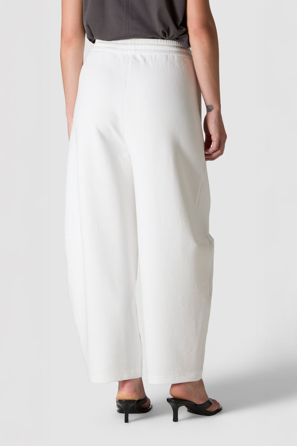 SETOSO ESTIVO - PANTALONI BARREL DI FELPA IN COTONE E LYOCELL