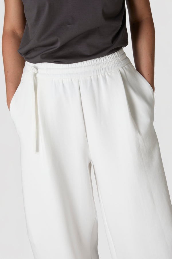 SETOSO ESTIVO - PANTALONI BARREL DI FELPA IN COTONE E LYOCELL